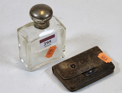 Lot 295 - A late Victorian scent bottle, having a square...
