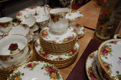 Lot 124 - A Royal Albert Old Country Roses pattern part...