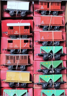 Lot 240 - Large tray containing 13 post war Hornby...