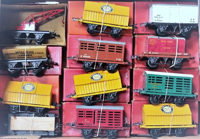 Lot 241 - Large tray containing 12 post war Hornby...