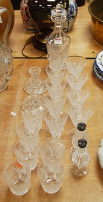 Lot 138 - A collection of glassware to include a cut...