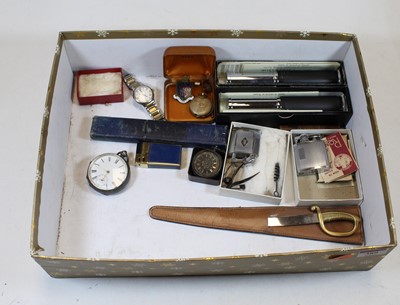 Lot 389 - A box of miscellaneous items, to include a...