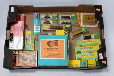 Lot 830 - Mixed N gauge delve including 9 Minitrix...