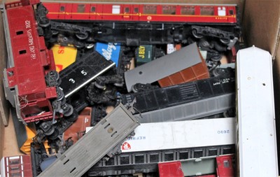 Lot 825 - Quantity of mixed model railway rolling stock...