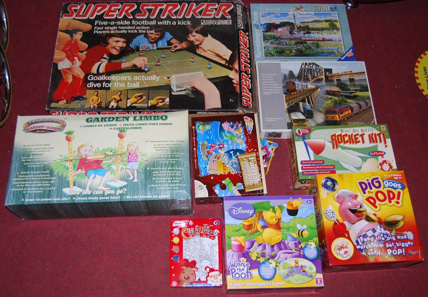 Lot 1417 - Assorted board games, puzzles, Super Striker...