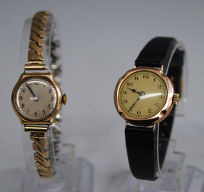 Lot 342 - A ladies 9ct gold cased manual wind wristwatch,...