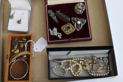 Lot 373 - Assorted costume jewellery to include cuff...