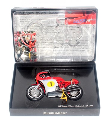 Lot 2547 - A Minichamps model No. 122700001 Classic Bike...