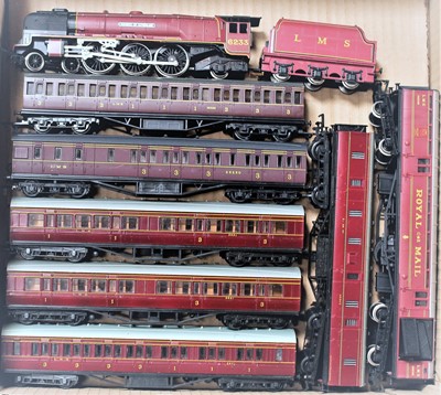 Lot 844 - Tray containing Hornby MS red Duchess of...