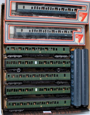 Lot 847 - DMU selection, Lima 2 car class 117 BR...