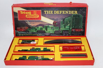 Lot 836 - A Triang RS50 'The Defender' train set...