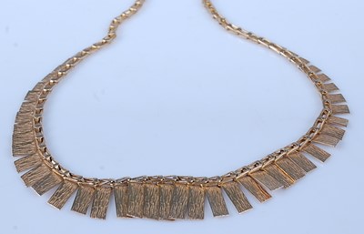 Lot 2682 - A modern 9ct gold  fringe necklace, 7.4g, 44cm