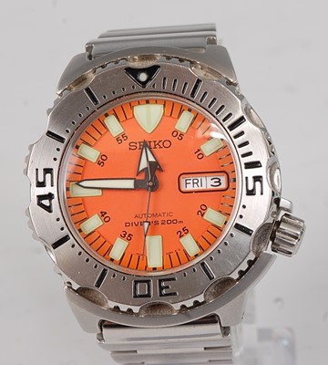 Lot 2701 - A gent's Seiko divers 200m steel cased...
