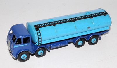 Lot 1989 - A Dinky Toys No. 905 Foden 8-wheel...