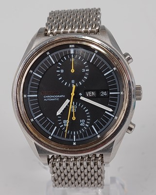 Lot 2705 - A gent's Seiko chronograph automatic stainless...