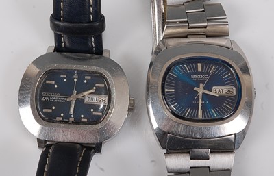 Lot 2711 - A gent's Seiko 5606-5060T steel cased...