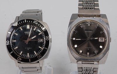 Lot 2713 - A gent's Seiko 7025-809LS steel cased...