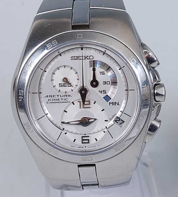 Lot 2714 - A gent's Seiko Arctura kinetic chronograph