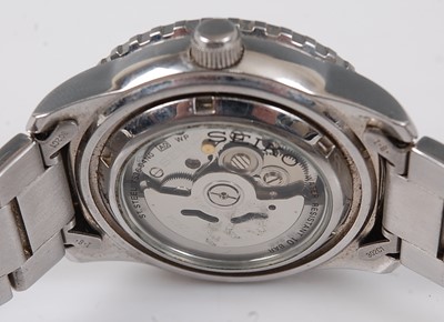 Lot 2715 - A gent's Seiko Five Sports steel cased...