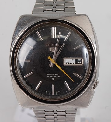 Lot 2717 - A gent's Seiko Five Sports steel cased...