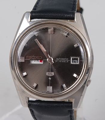 Lot 2718 - A gent's Seiko Five Sports steel cased...