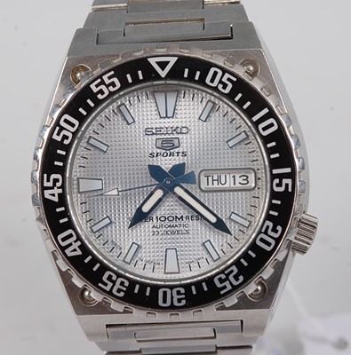 Lot 2719 - A gent's Seiko Five Sports steel cased...