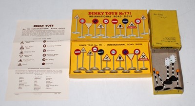 Lot 1992 - A Dinky Toys Accessory diecast group to...