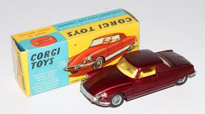 Lot 1656 - A Corgi Toys No. 259 Citroën Le Dandy Coupe...