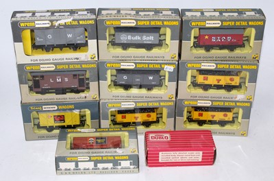 Lot 872 - Ten Wrenn wagons including North Thames Gas...