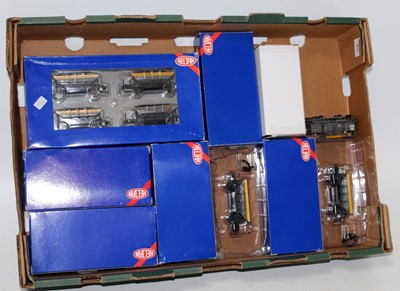 Lot 873 - A complete ballast/PW train consisting of 9...