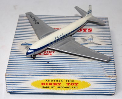 Lot 2035 - A Dinky Toys No. 702DH Comet Airliner...