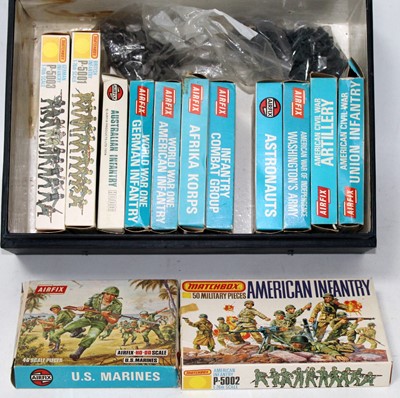 Lot 1559 - One box containing a quantity of Airfix H0/00...