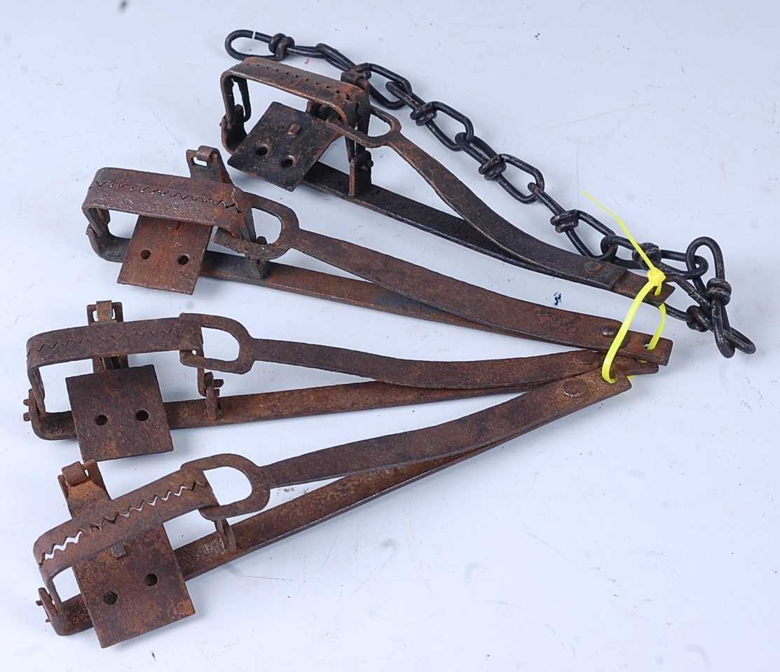 Lot 329 - * An early 20th century steel 2 1/4" bow...