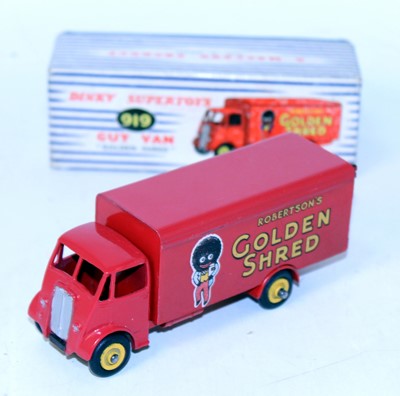 Lot 2047 - A Dinky Toys No. 919 Golden Shred Robertsons...