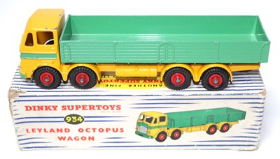 Lot 2049 - A Dinky Toys No. 934 Leyland Octopus wagon...