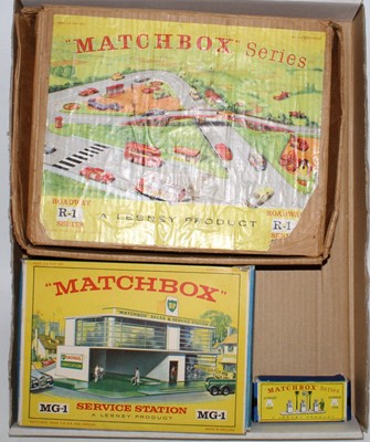 Lot 2329 - A Matchbox 1/75 series Roadway series and...