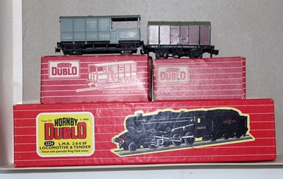 Lot 940 - A Hornby-Dublo 2224 2-rail Class 8F 2-8-0 No....