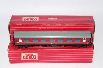 Lot 936 - Four Hornby-Dublo SD coaches - BR maroon Brake...