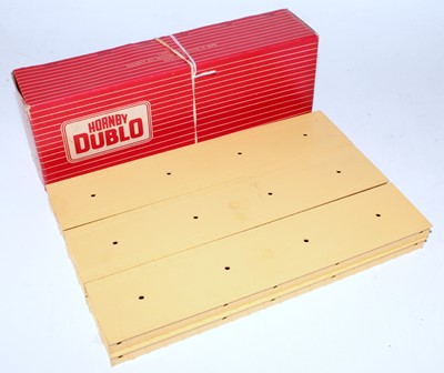 Lot 958 - Six Hornby Dublo plastic platform extensions...