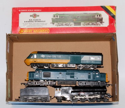 Lot 967 - Mixed Triang and Hornby delve;  early black...