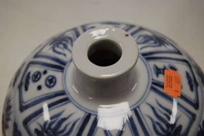 Lot 6 - A Chinese export blue & white glazed Meiping...