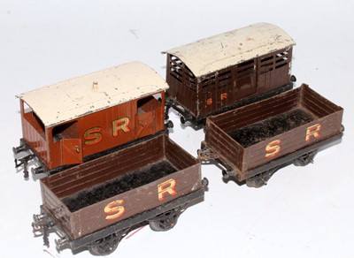 Lot 361 - Four x 1928-30 Hornby SR wagons on o.a.g bases...