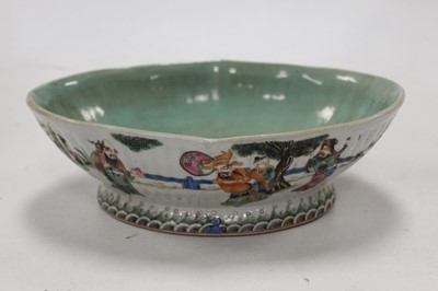 Lot 165 - A Chinese famille verte oval bowl, 26x21cm...