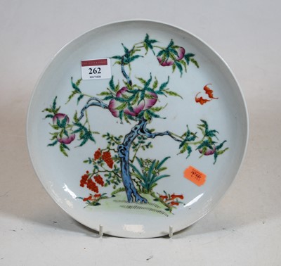 Lot 262 - A Chinese export porcelain shallow bowl,...