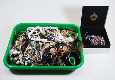 Lot 365 - A large collection of modern costume jewellery...