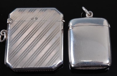 Lot 2085 - A George V silver vesta, of canted rectangular...