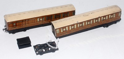 Lot 624 - Two car set Hornby Dublo Gresley teak...