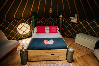 Lot 101a - Glamping Experience for 2 nights for up to 4...
