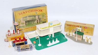 Lot 2351 - A collection of various boxed plastic and...