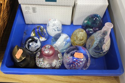 Lot 85 - A collection of various paperweights to...
